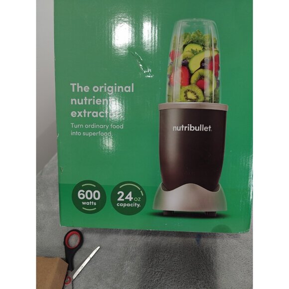 NutriBullet Nutrition Extractor Blender Juicer,  600 Watt Brand Open Box - Picture 4 of 8